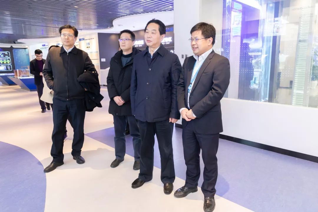 「抢鲜看」武汉市城投集团公司党委书记,董事长金国发一行到中建三局