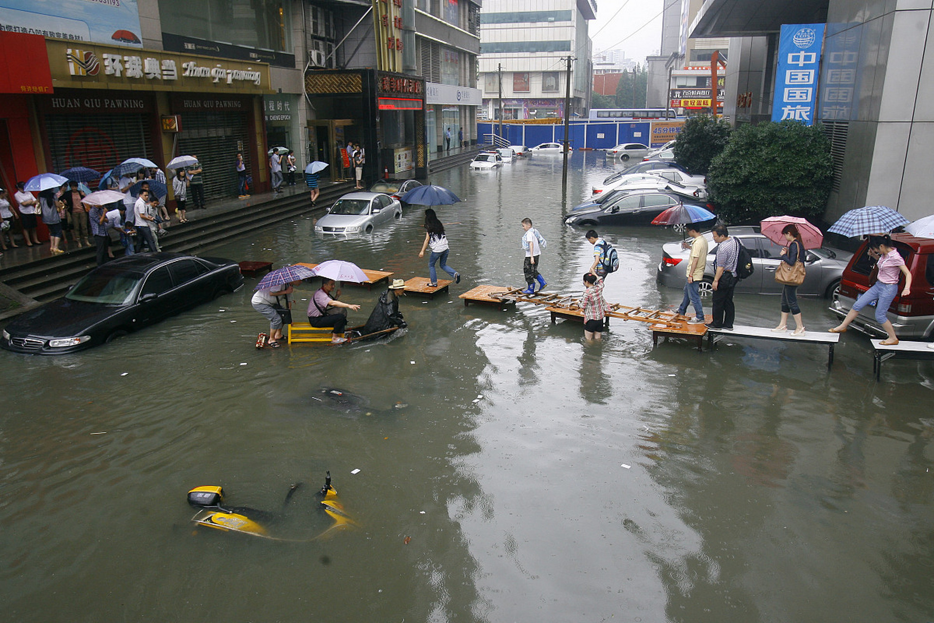 京津冀暴雨# 近日,北京地区遭遇了一场罕见的强降雨天气,据最新统计