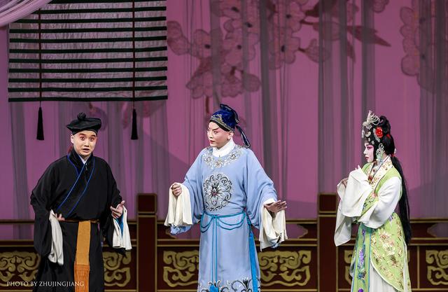 王岳凌主演京剧《王熙凤大闹宁国府》