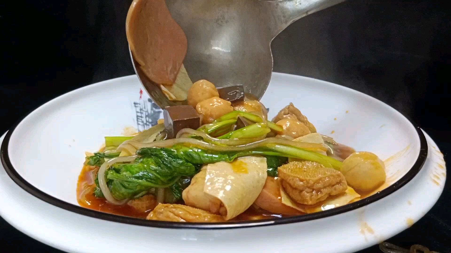 迄今网络最详细麻辣烫视频教程,大厨教你在家做,比外边好吃10倍