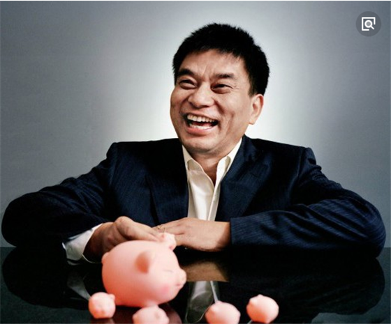 白手起家的四川富豪,仍然吃盒饭,坐经济舱,低调的有钱人!