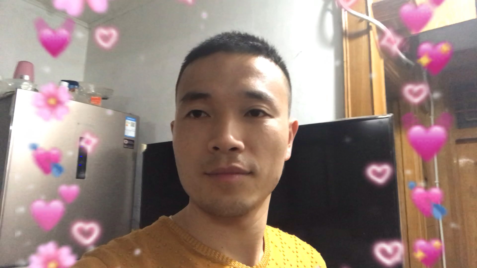 温州小李一家晚饭中,激烈讨论小孩该不该孝顺父母,网友们怎么看