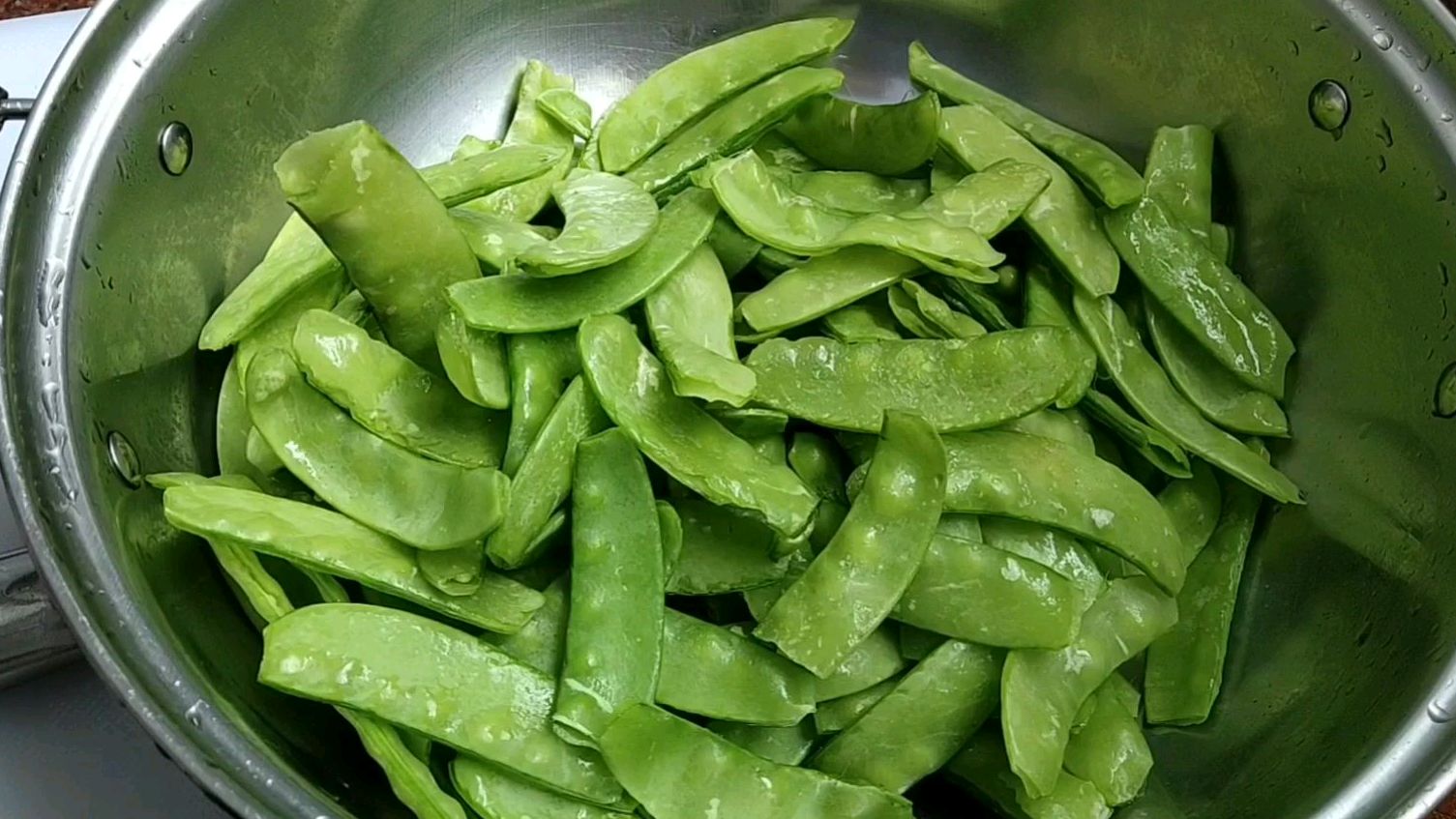 炒荷兰豆这样炒清脆爽口,好吃不变色