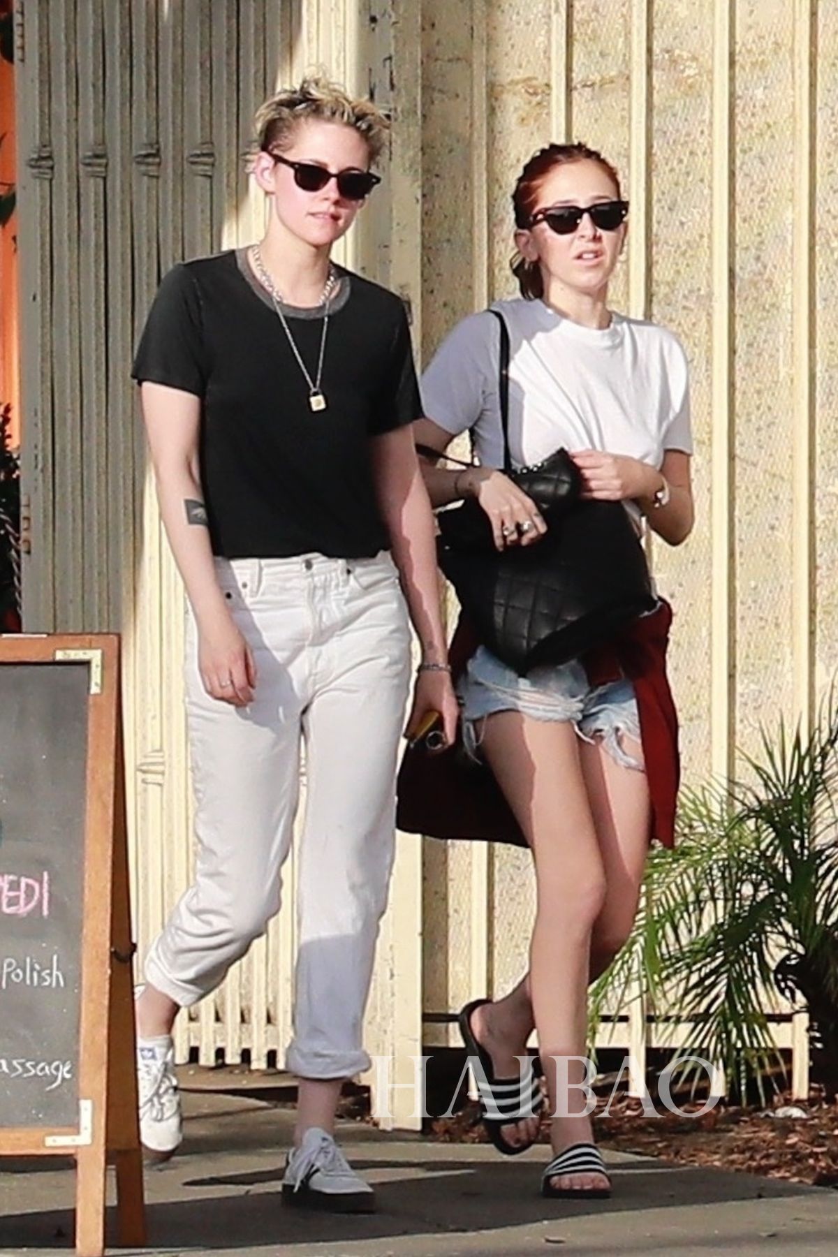 克里斯汀·斯图尔特(kristen stewart 与新女友莎拉·丁金(sara