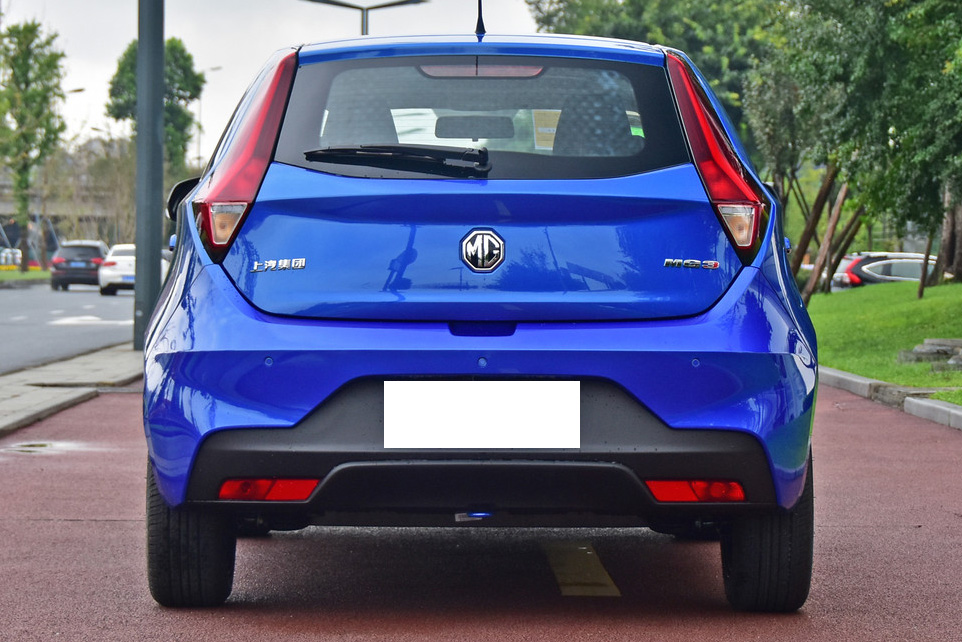 名爵3车尾采用全新的设计语言,整体上简约且具有高级感.