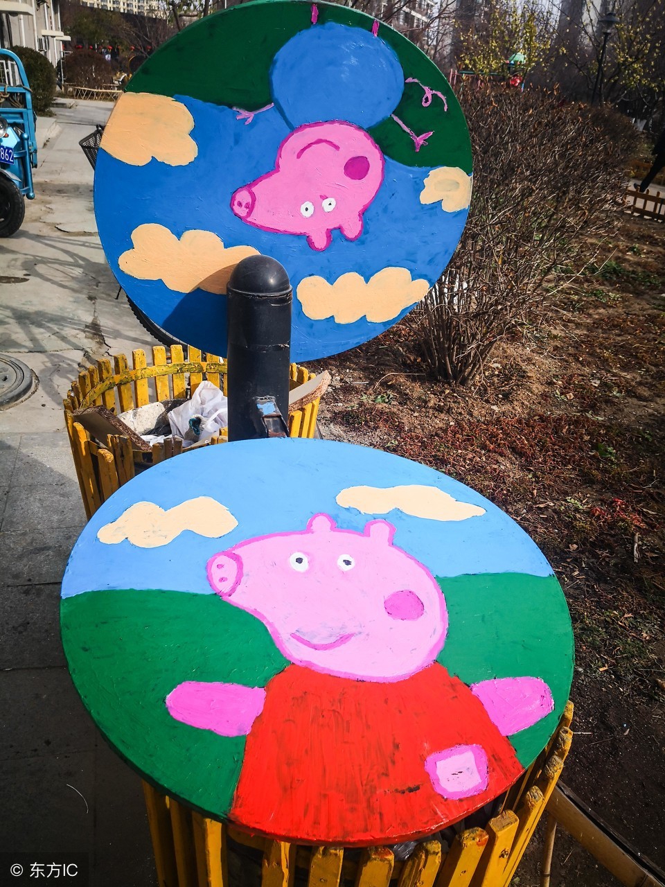 长春志愿者彩绘社区垃圾桶,卡通图案美化了人们的生活