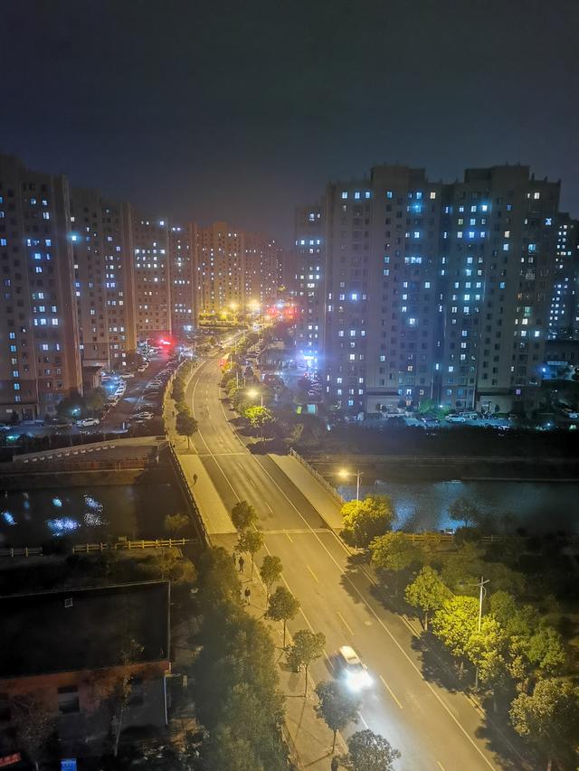 mate30pro夜景模式和相機模式拍出來的有什麼不同嗎?