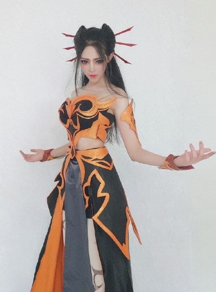 cos国漫第一女神焰灵姬,四个小姐姐超美,她的气质最到位!