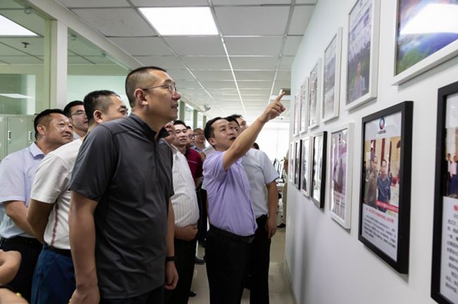 为促进会员企业发展,西安市定边商会领导莅临汇通科技指导工作