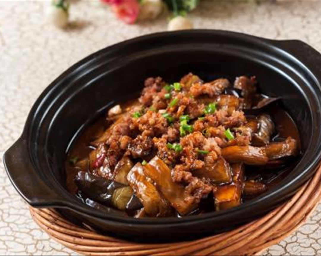 教你制作鱼香茄子煲,软糯香润,酸甜可口,让人回味无穷!