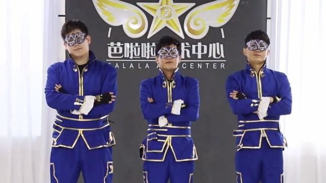 游乐王子不是何润东是袁奇峰,20岁出道帅成这样