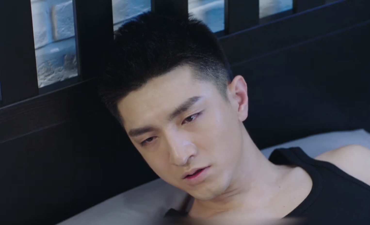 然后倒在血泊中林浅疯狂地大叫起来网友们也彻底疯了,什么玩意!