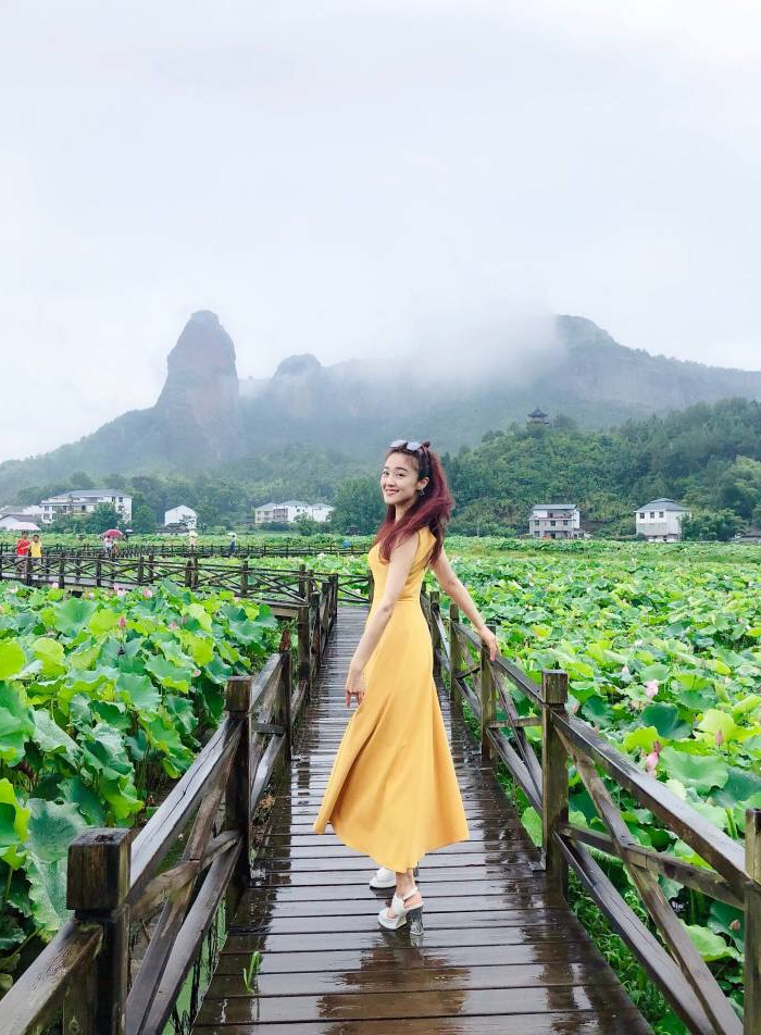 玖月奇迹王小玮外出旅游照片曝光,美得宛如18岁少女!
