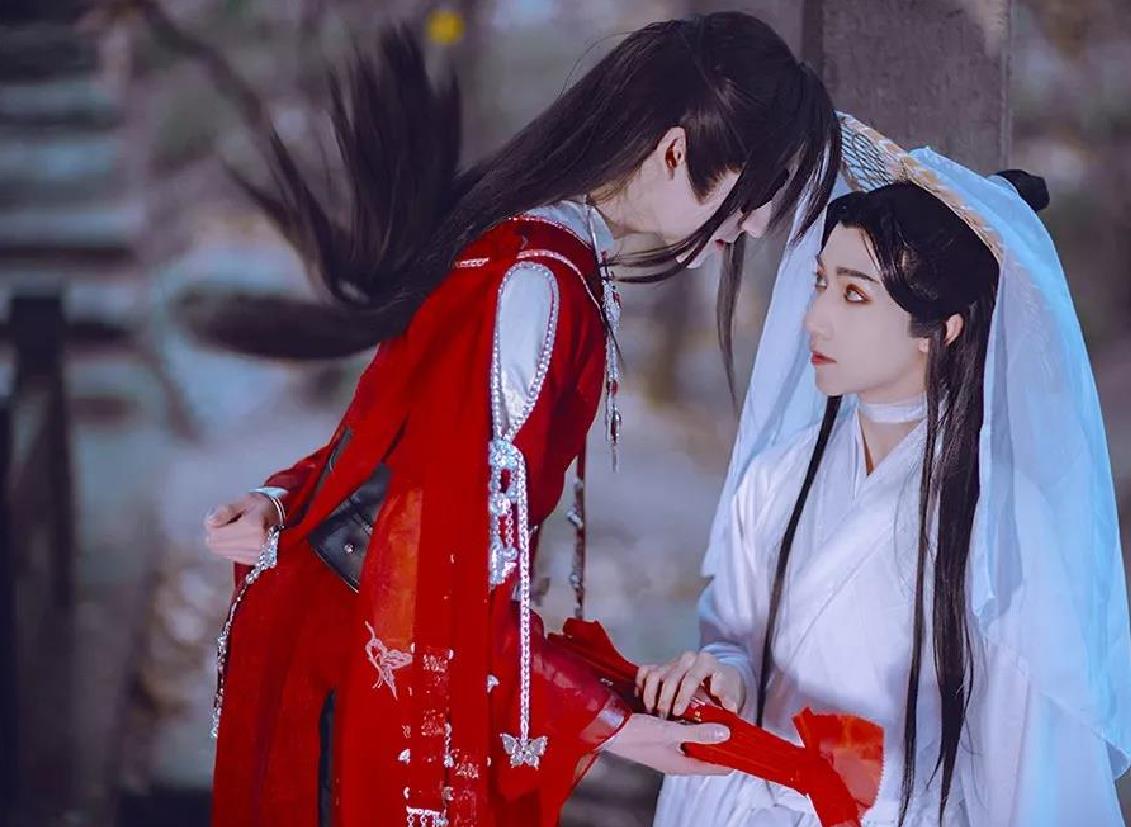 《天官賜福》cosplay:謝憐仙氣花城邪肆,杭州304出品,必屬精品