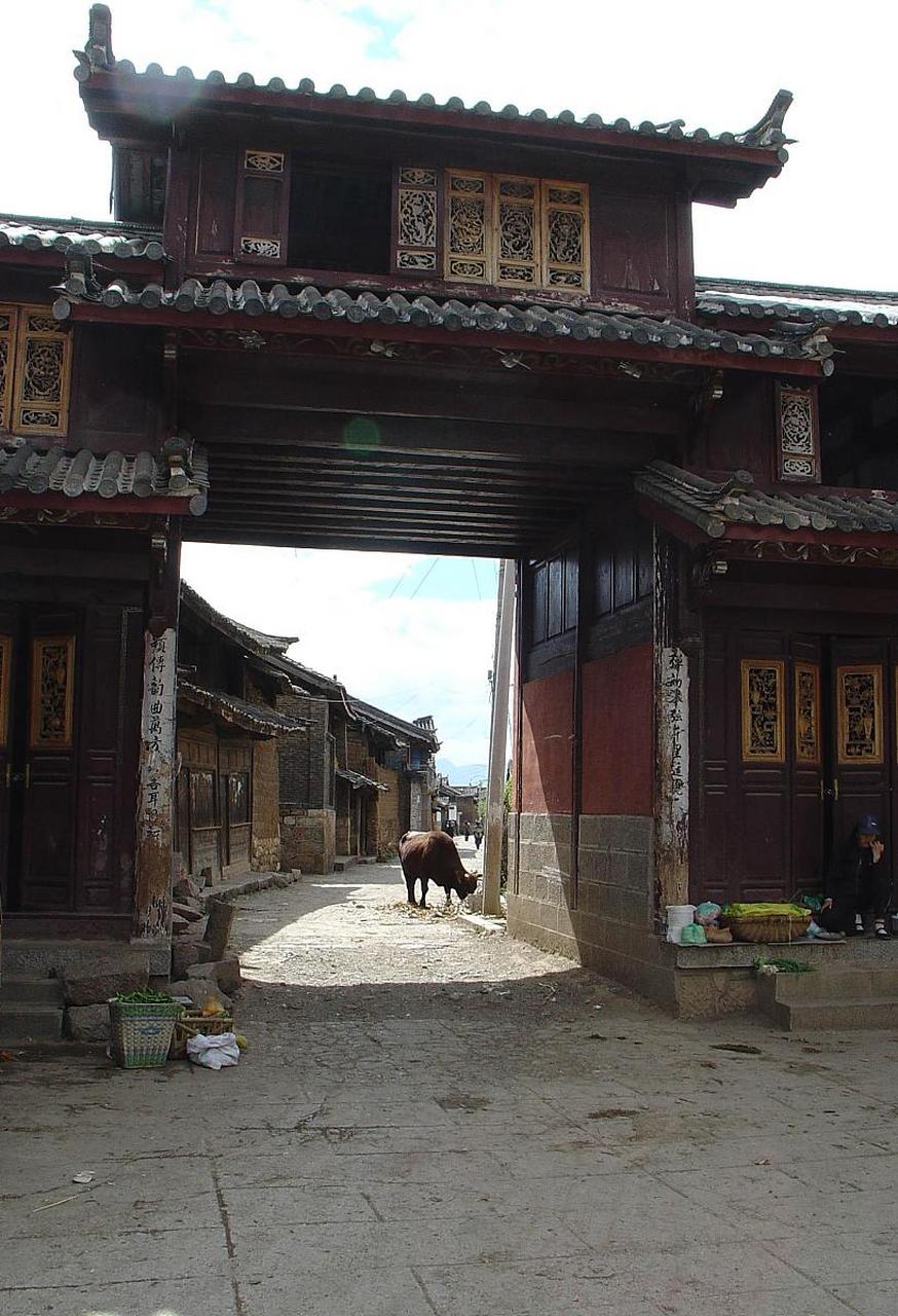 白沙古镇位于湖南省凤凰县,风光秀美,古建筑保存完好,被评世界文化