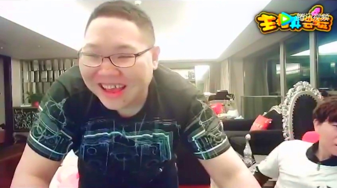 lol骚猪pdd看自己的西天取经笑的像只300斤的猪儿!