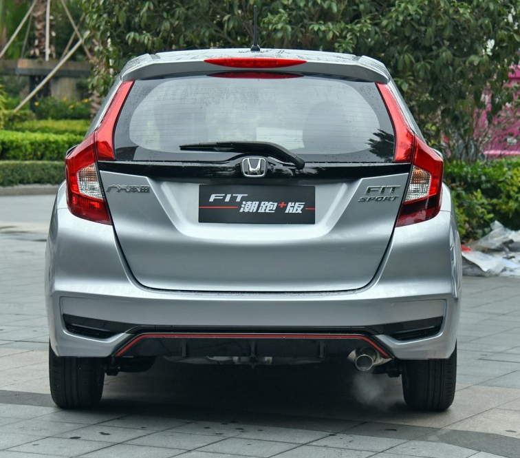 本田汽车发布的小型车,2018款飞度,指导价7.38万元起!