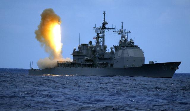 当美国盟友太难了!卖导弹捆绑250万吨玉米,日本买来白白送人