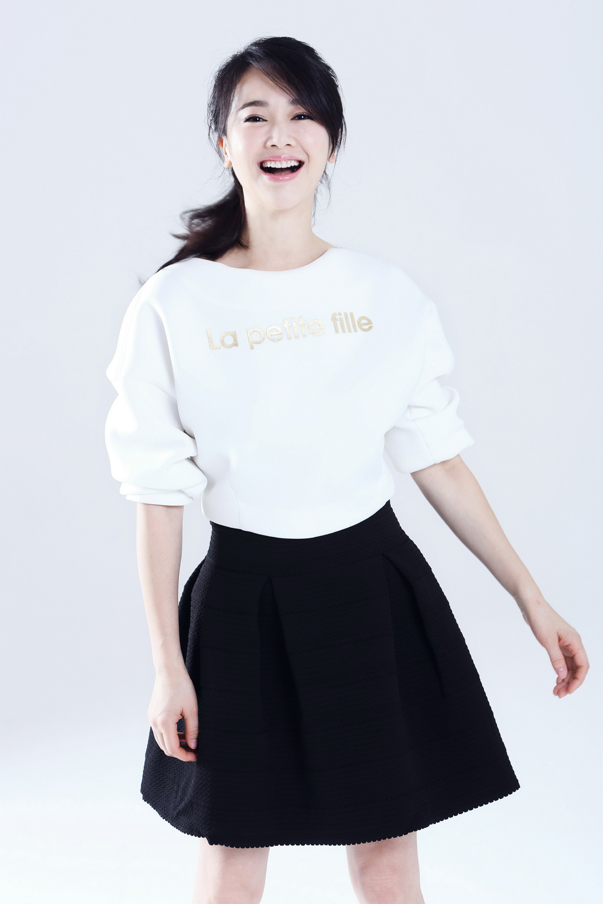 左小青,出生于湖南长沙的女演员.