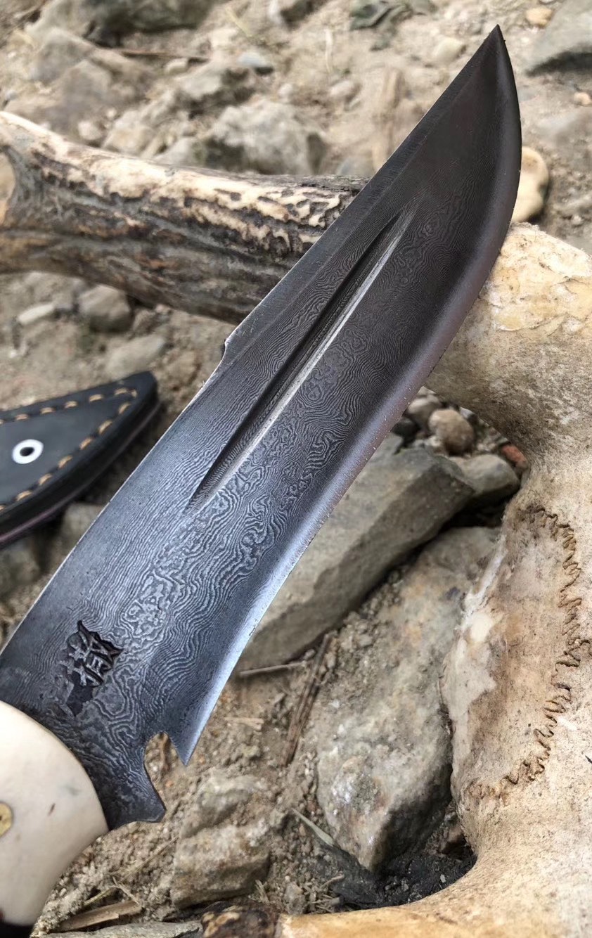 户撒百炼钢随身小猎刀