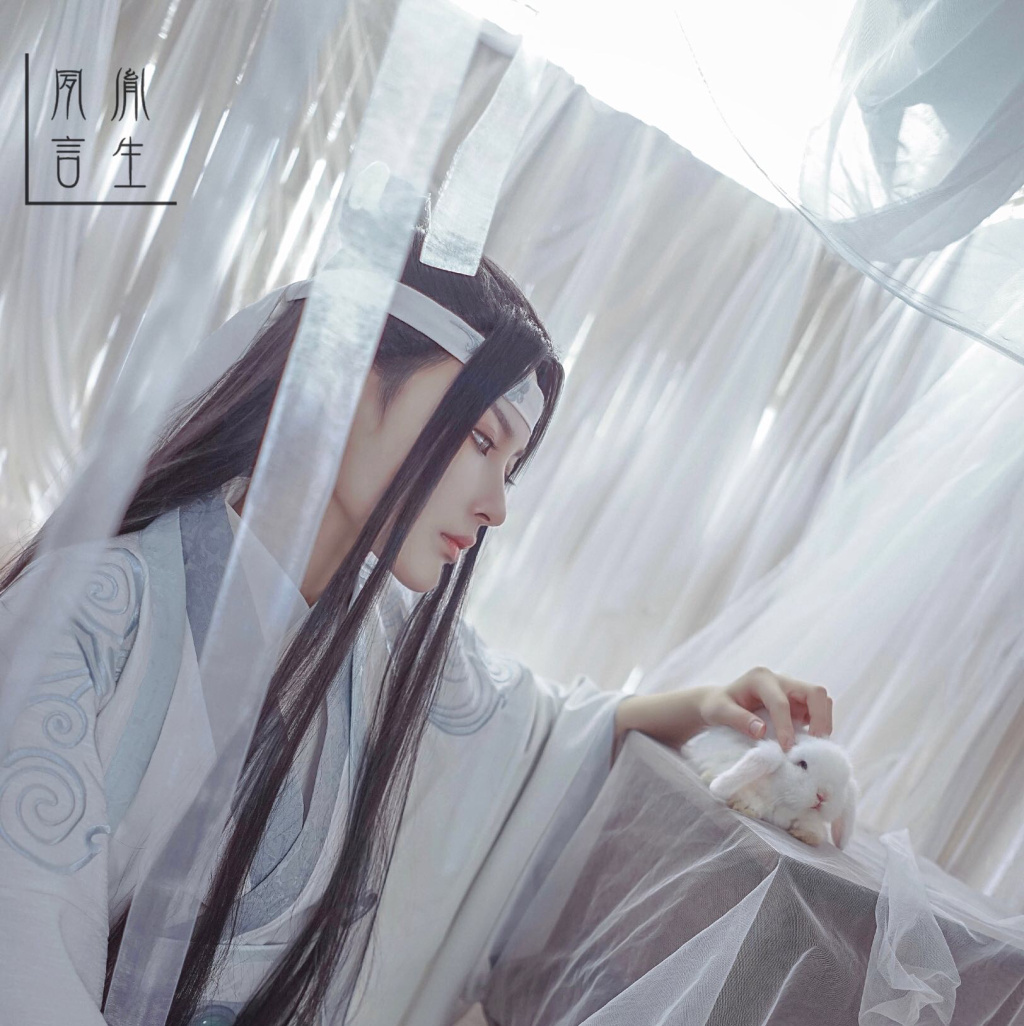 夙胤言生cos的蓝忘机,是你心目中的形象吗?