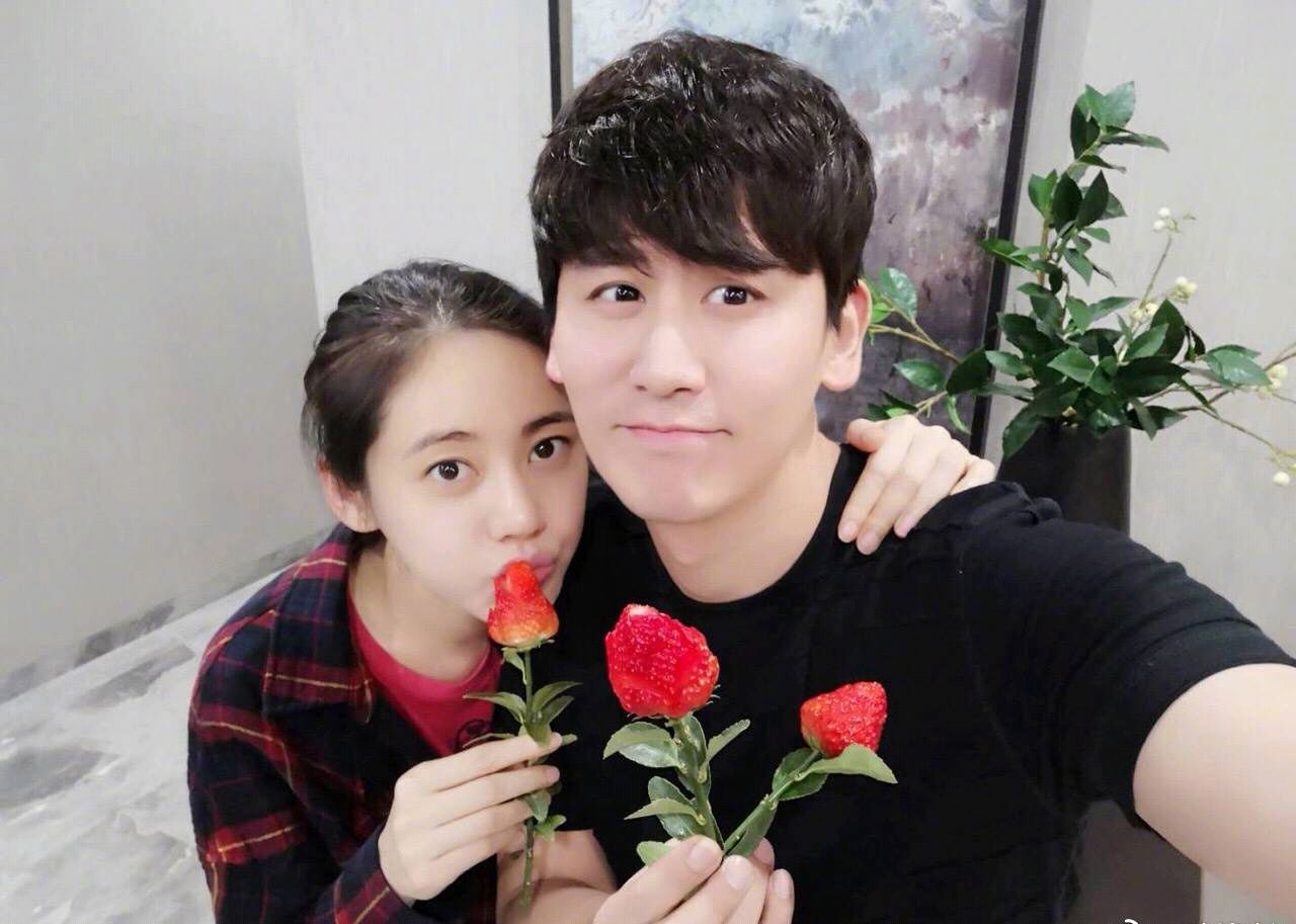 蔡琳清空微博戴尾戒疑似与高梓淇离婚,秋瓷炫躺枪上热搜