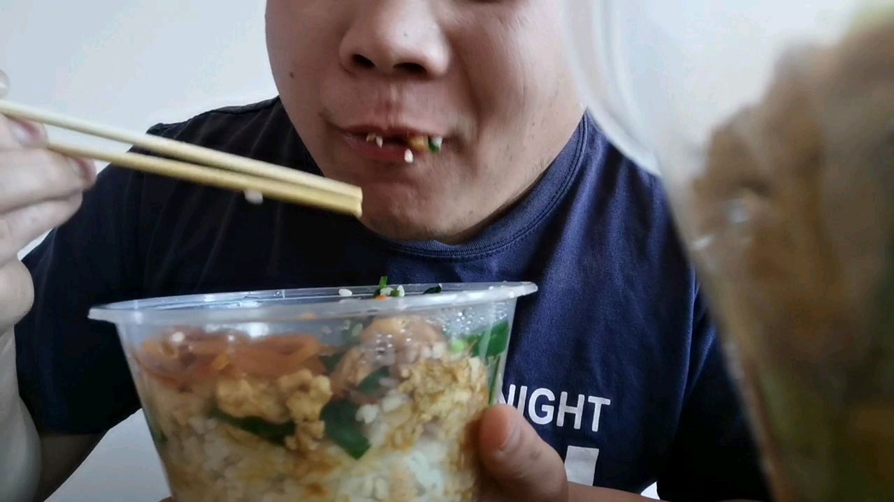 嗨老饿,盖浇饭,韭菜鸡蛋