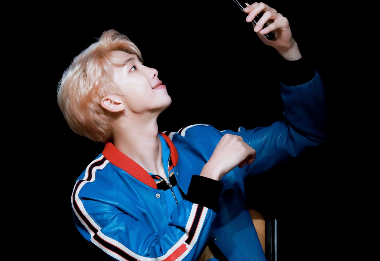 防弹少年团金南俊:独特的气质,拥有让人移不开视线的魅力