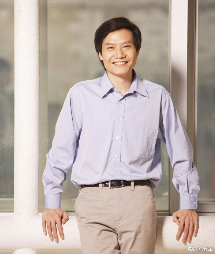 雷军晒10年前旧照:好像没有什么变化