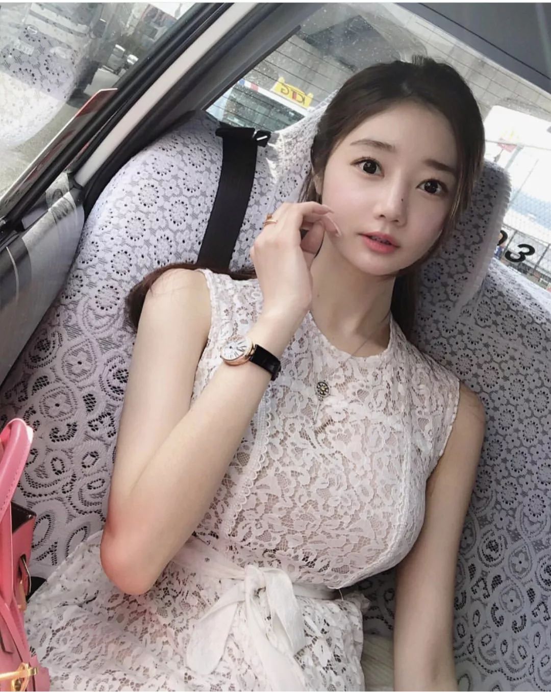 「ins网红」angevivi的丰乳细腰巨臀是怎么炼成的