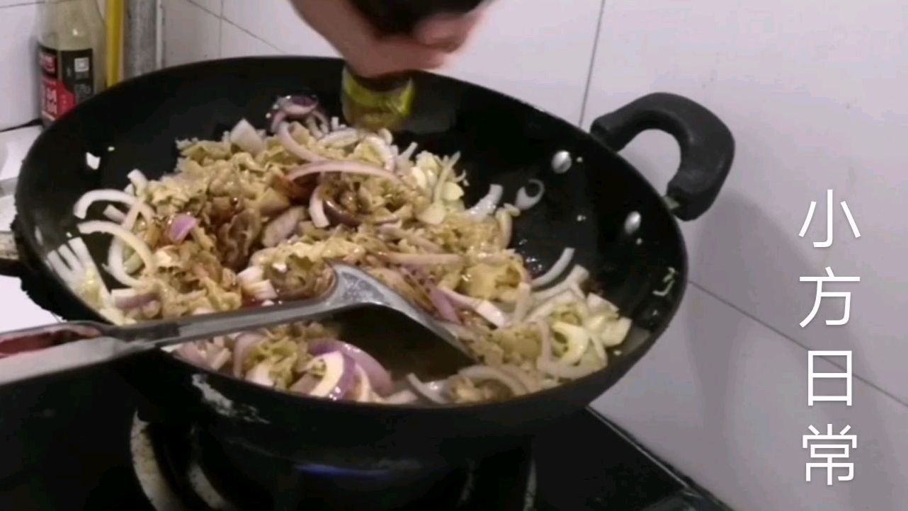 小方自己做的爆炒肥牛卷味道还不错哦!大家给个建议吧!
