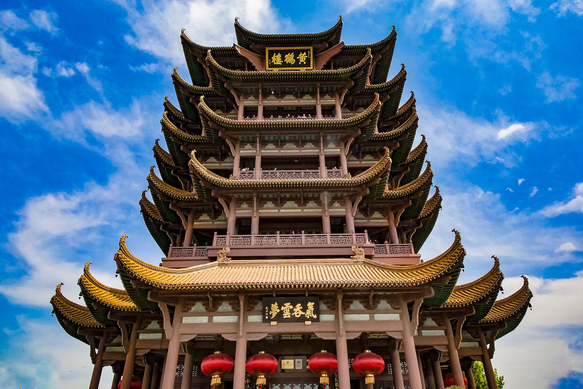 黄鹤楼,号称天下第一楼,与山西永济关雀楼,湖南岳阳岳阳楼,江西南昌