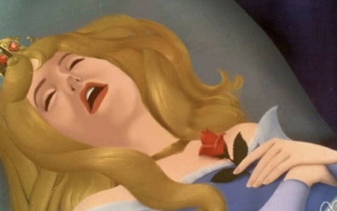 这才是真实的迪士尼公主!睡美人的睡姿感人,看到白雪:打扰了