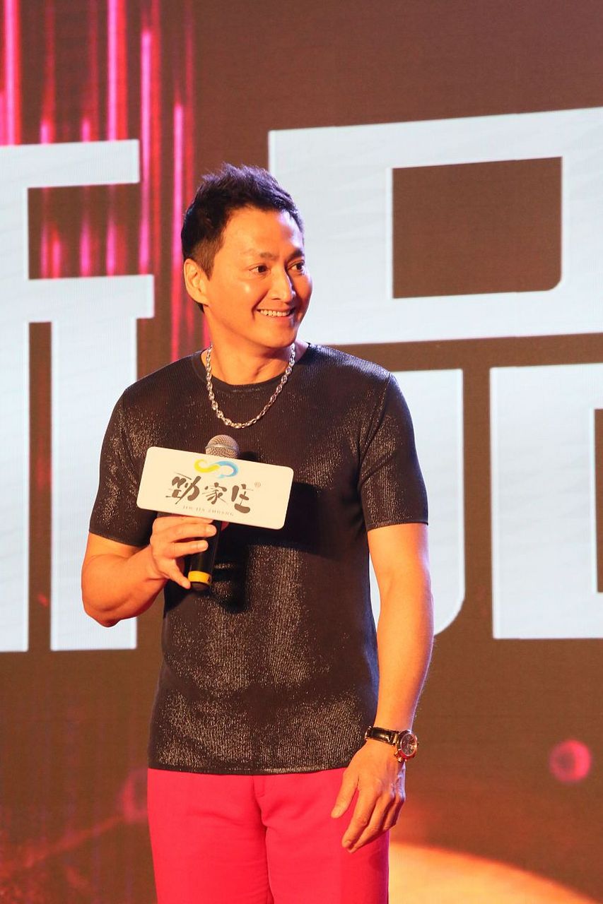 最近,何家劲的劲家庄位于惠州的招聘工资问题引起了广大网友的关注和