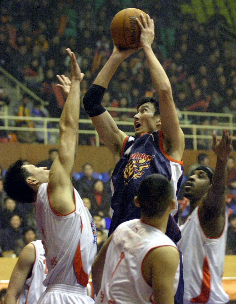 朱芳雨和杜峰作为李春江指导的两位得意门生,很好的广东队带领到了一