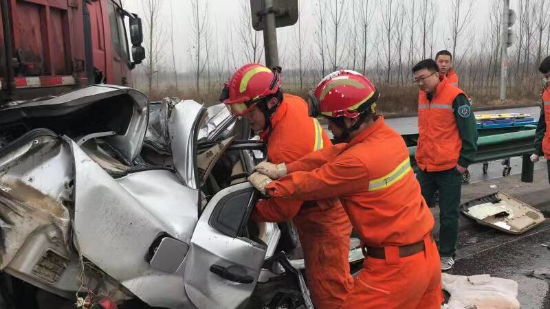 高唐重大交通事故图片