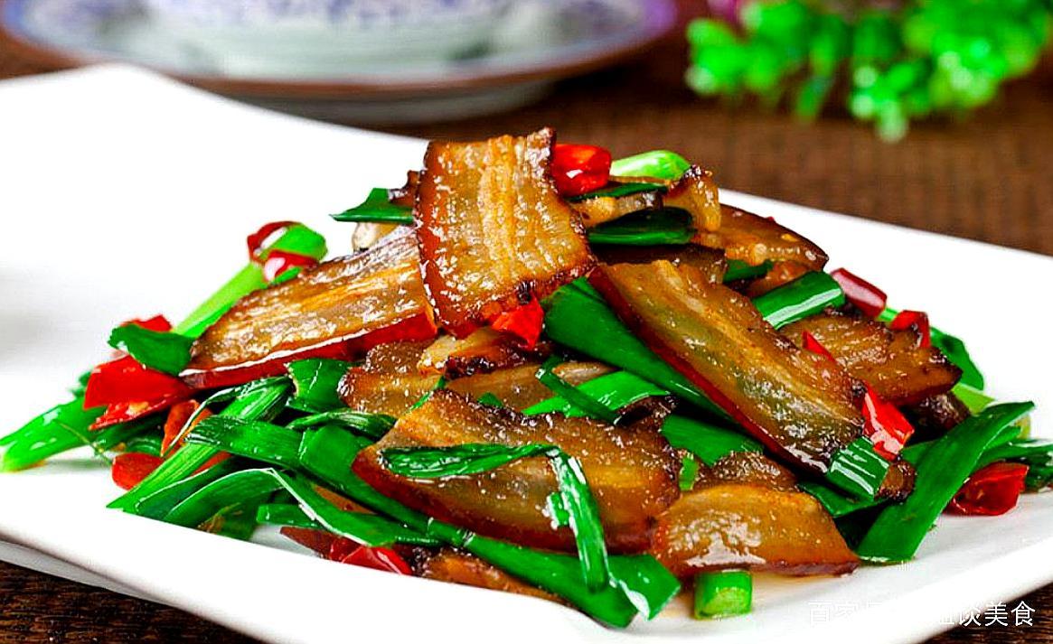 蒜苗炒腊肉,这2步可不能少,肥而不腻有嚼劲,一次1斤吃不够!