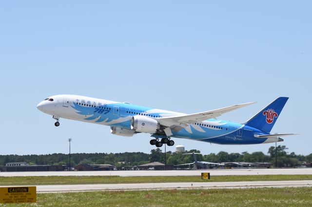 南航迎来首架波音787-9客机
