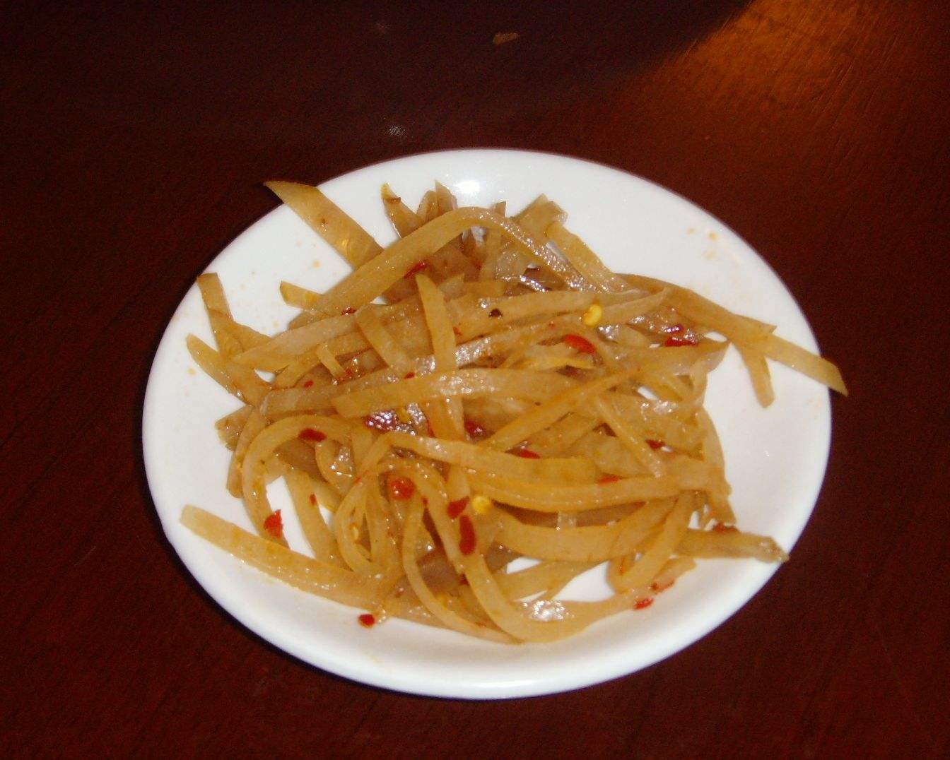 东北人饭桌上必备的小咸菜,长得不起眼味道却极好,超级下饭