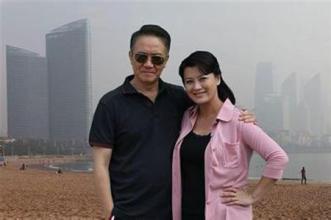 李幼斌因羞愧给前妻送车送房,现任妻子今三婚曾与巍子有过一段情