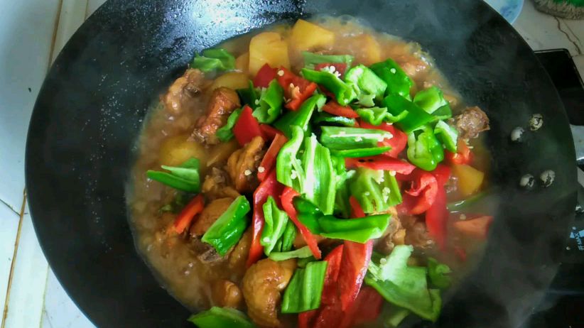 好吃的红烧鸡块,只需炒好糖色。比厨师做出来都好吃