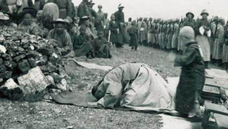 镜头下的清朝老照片:图一表情很恐慌,最后一张让人可怜!