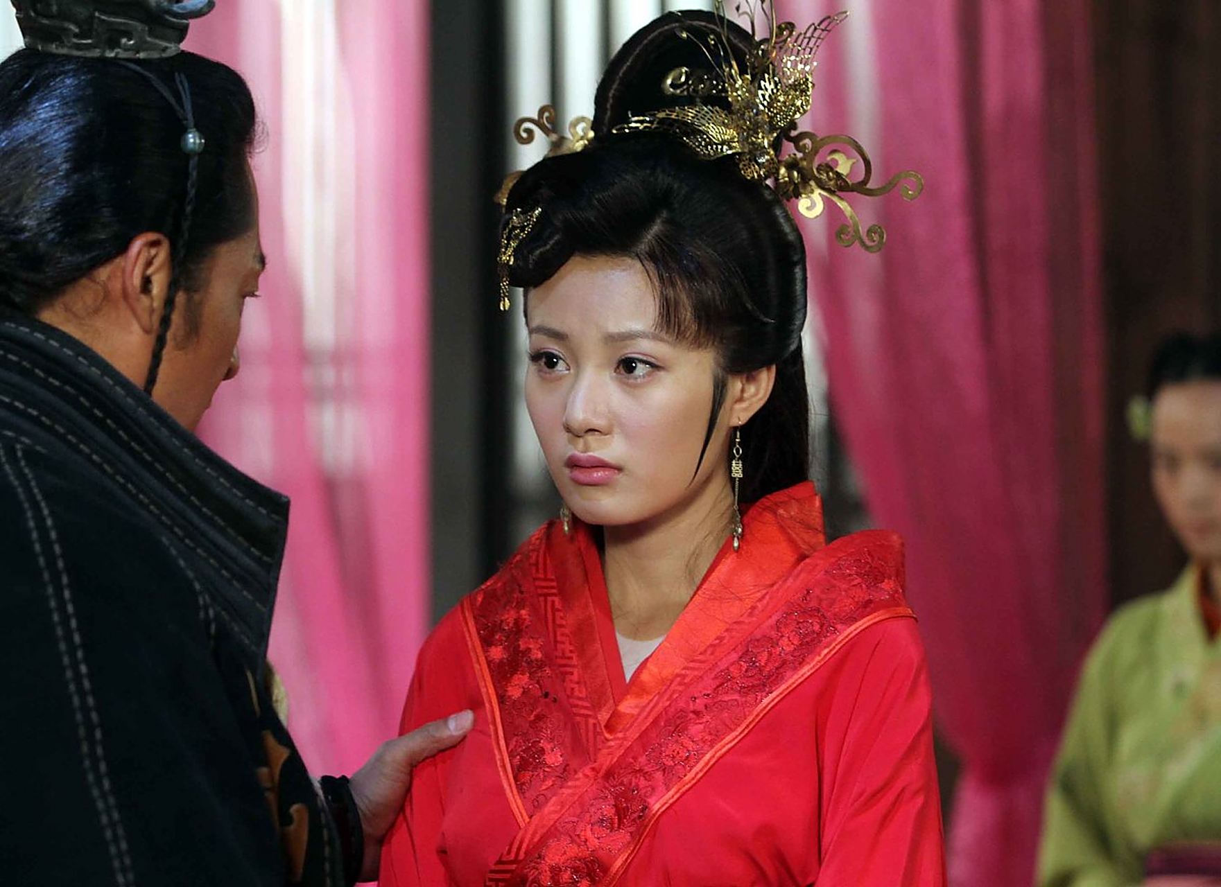 "美人计"第一主角:西施   水光潋滟晴方好,   山色空朦雨亦奇;   欲把