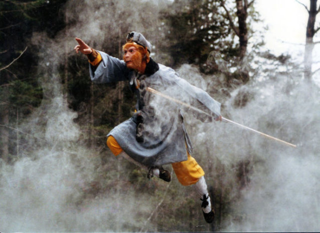 孙悟空一个筋斗十万八千里,为何却驮不动唐僧过河?