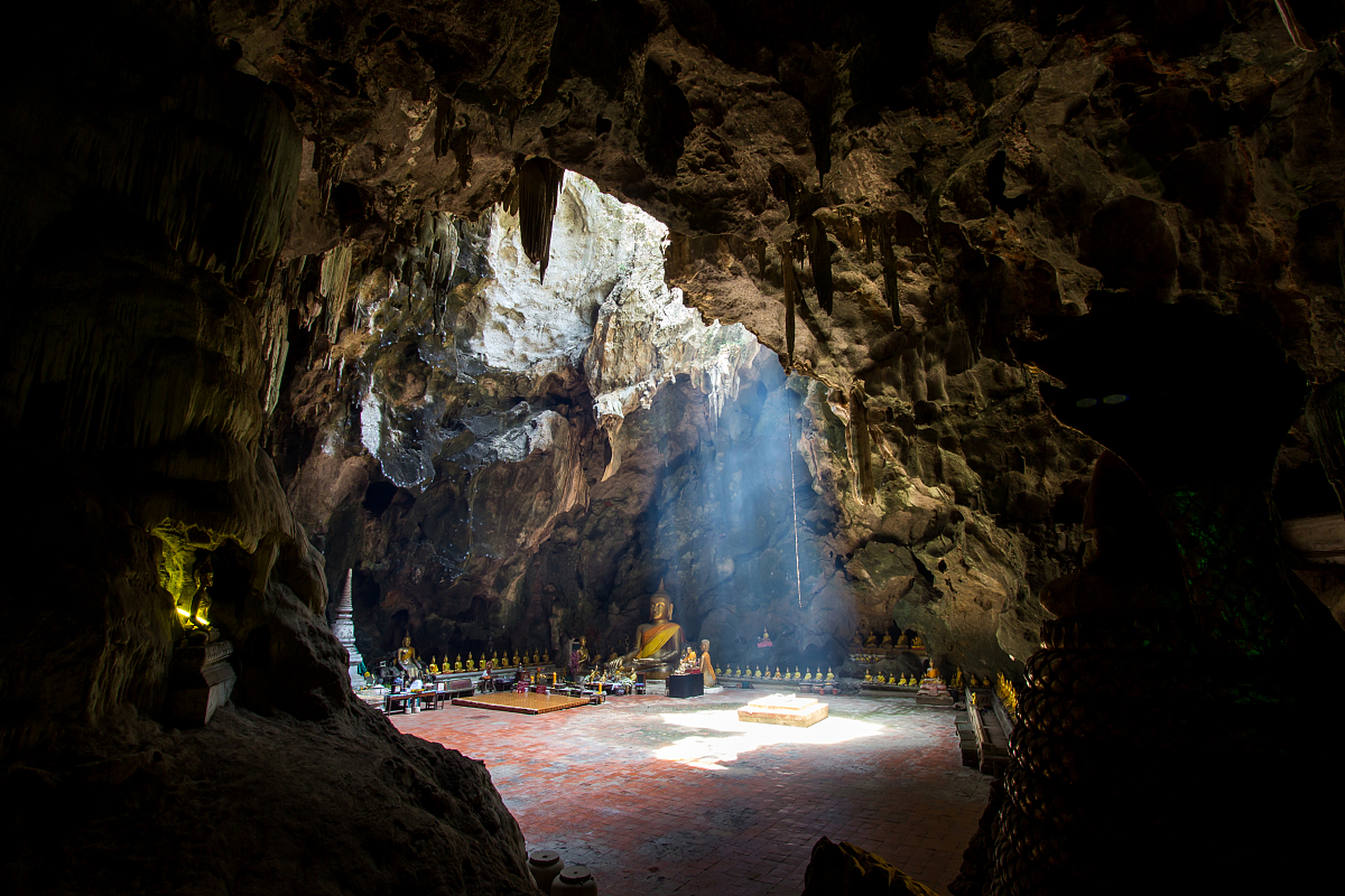 黄金洞天气今日情况