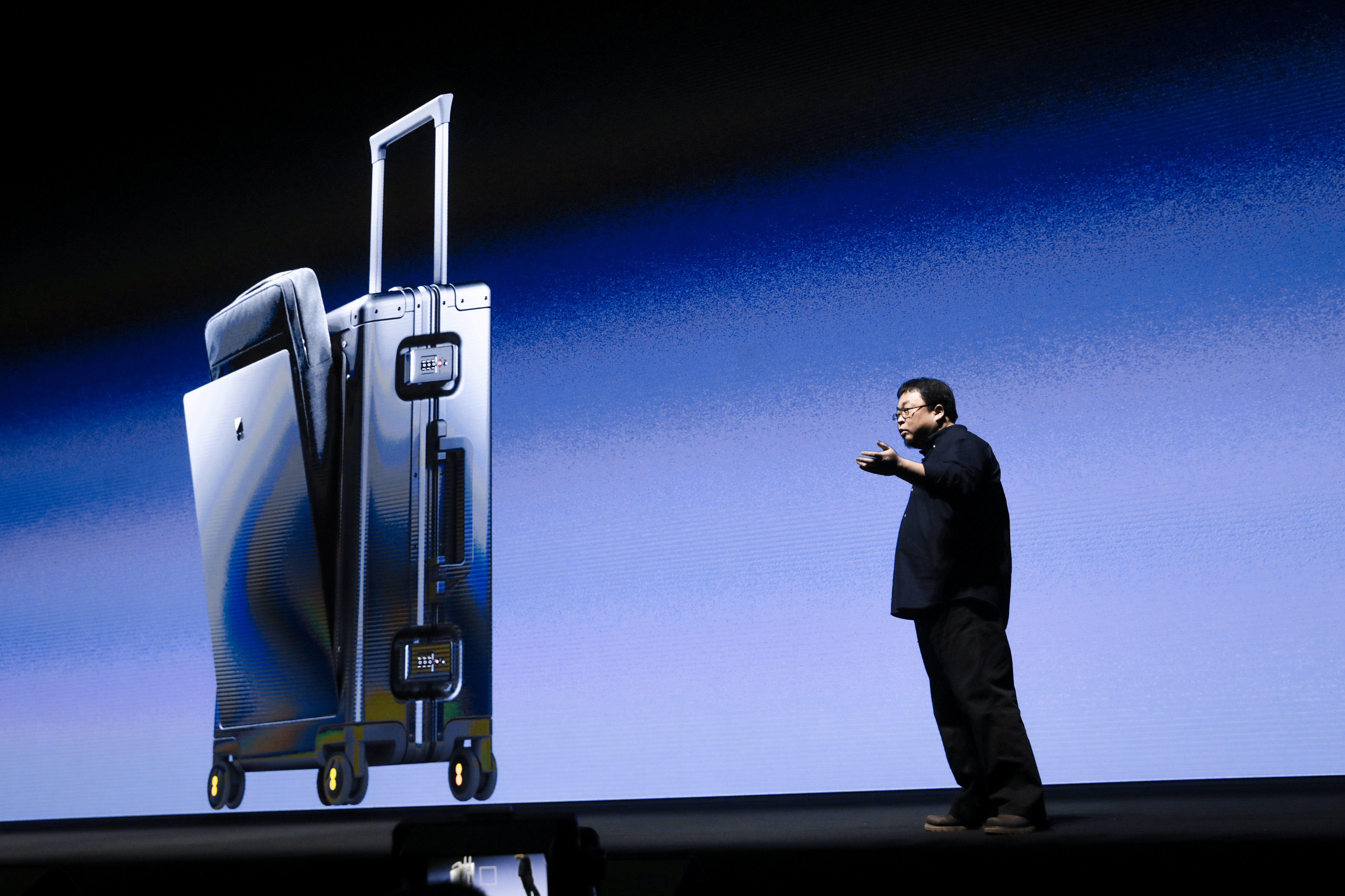 一场「中国设计」的锤子发布会:锤子生态链的「重新定义」时刻