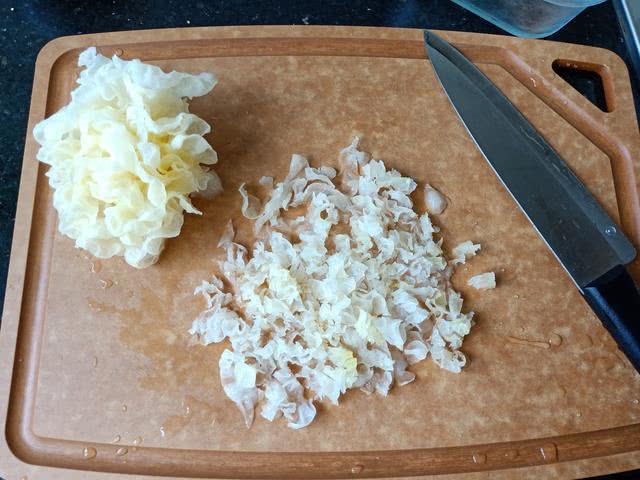 原来银耳羹还能这么吃,又香又糯又拉丝,低脂健康又滋补