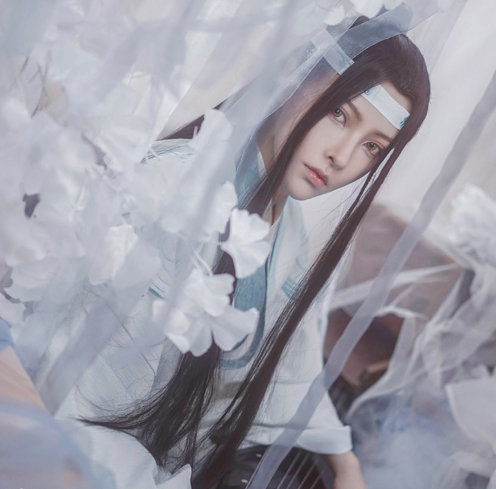 夙胤言生cos的蓝忘机,是你心目中的形象吗?