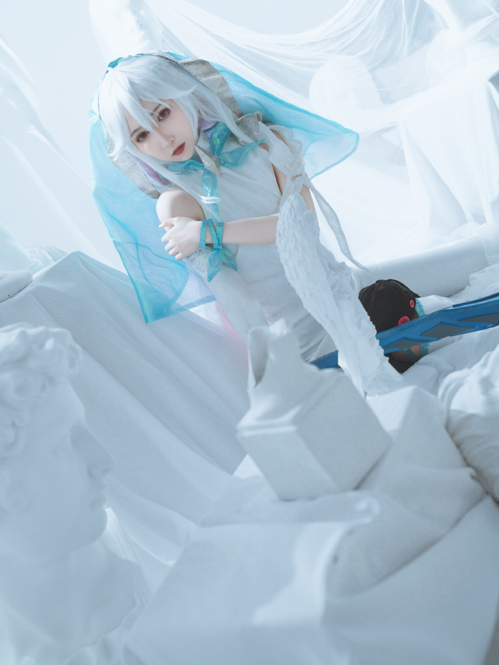 魔女之泉艾露迪cos:跟家里的玩偶一摸一样