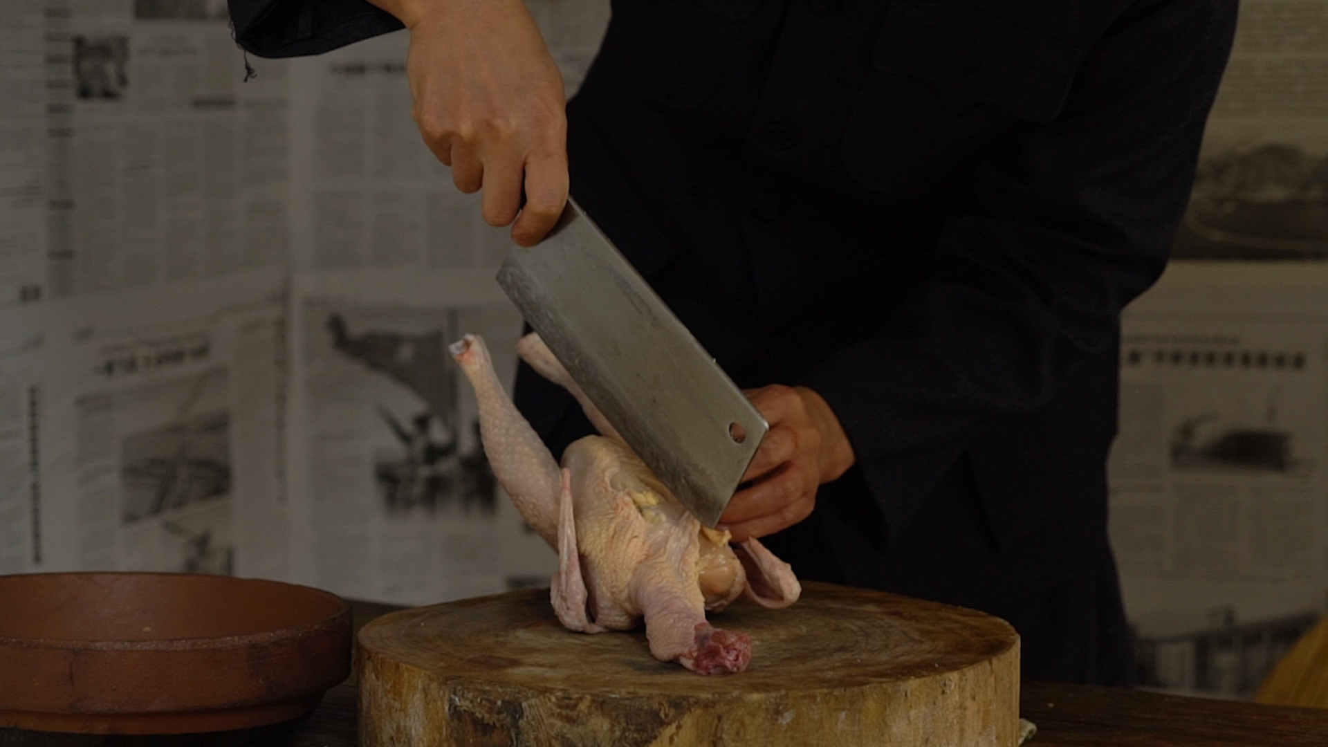 厨男王一刀:香煎鸡的做法,简单易学,看一遍就会